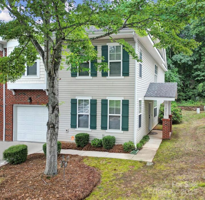 Property Photo: 10973 Princeton Village Drive NC 28277
