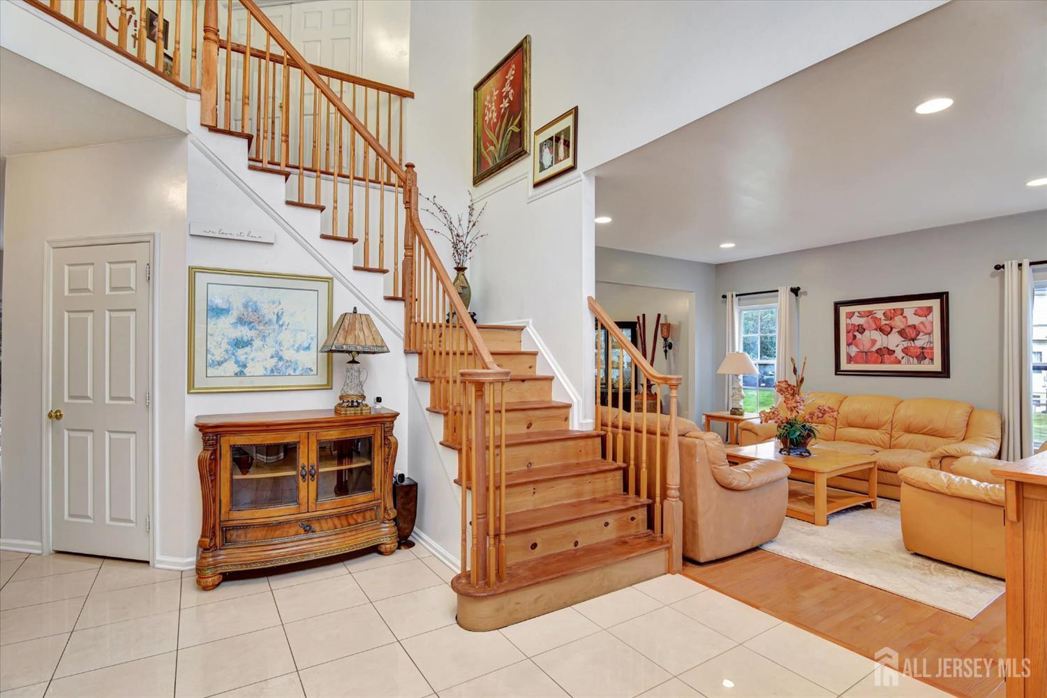 Property Photo: 6 Markham Circle NJ 08857