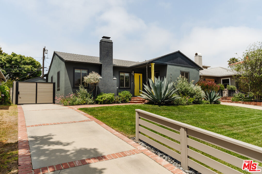 Property Photo: 7941 Agnew Ave CA 90045