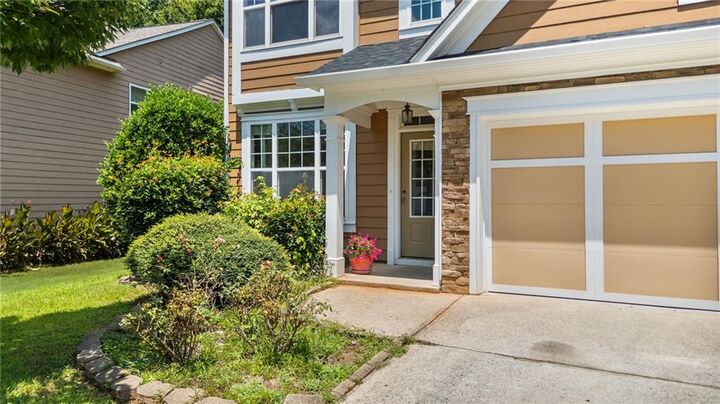 Property Photo:  5190 Stonehaven View  GA 30040 