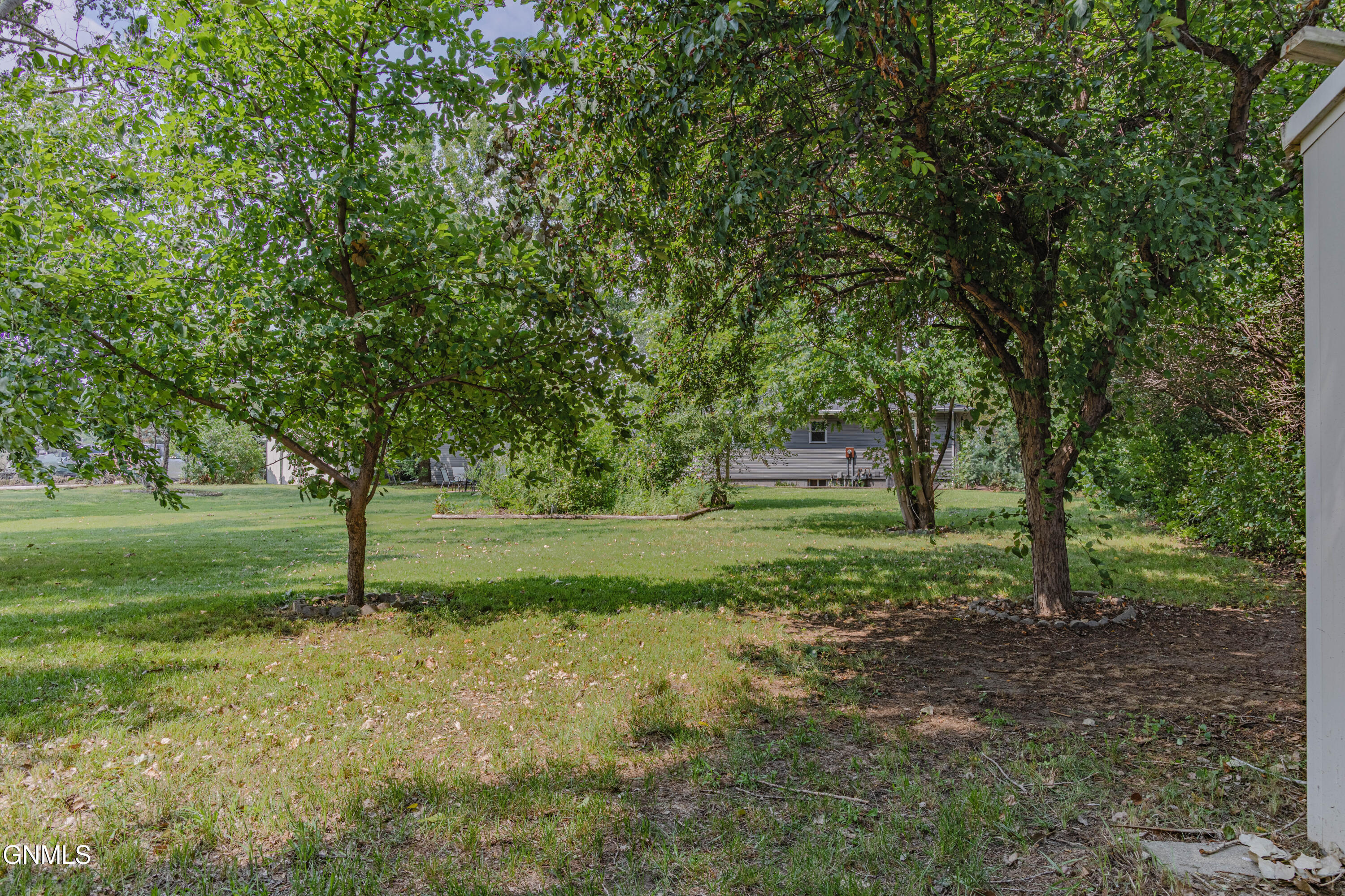 Property Photo:  61 McDougall Drive  ND 58504 