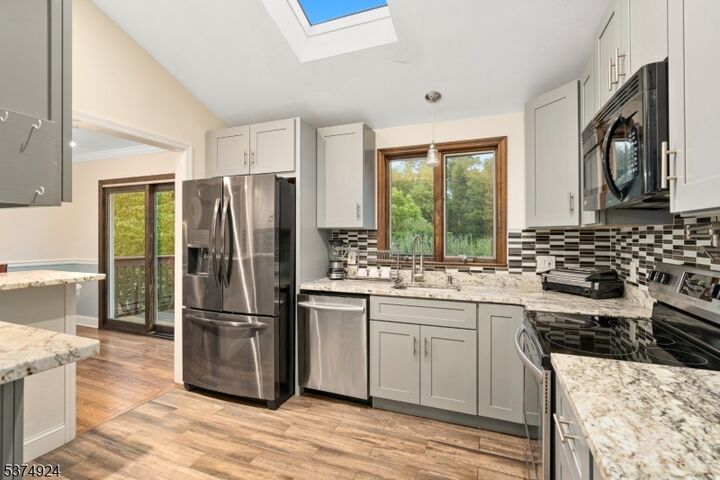 Property Photo:  9 Old Rudetown Rd  NJ 07462 