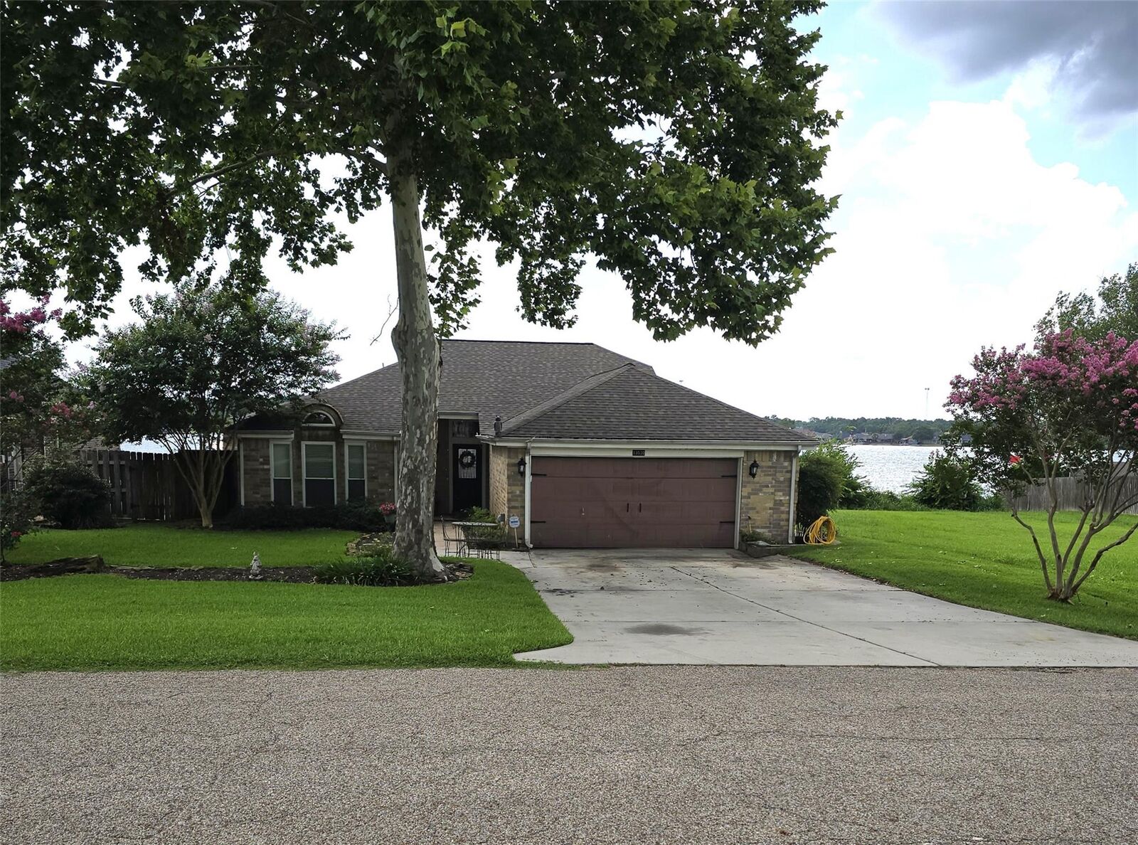 Property Photo:  13530 Bunker Hill Drive  TX 77318 