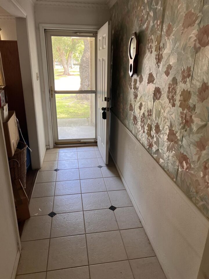Property Photo:  9543 Wickenburg Drive  TX 77031 