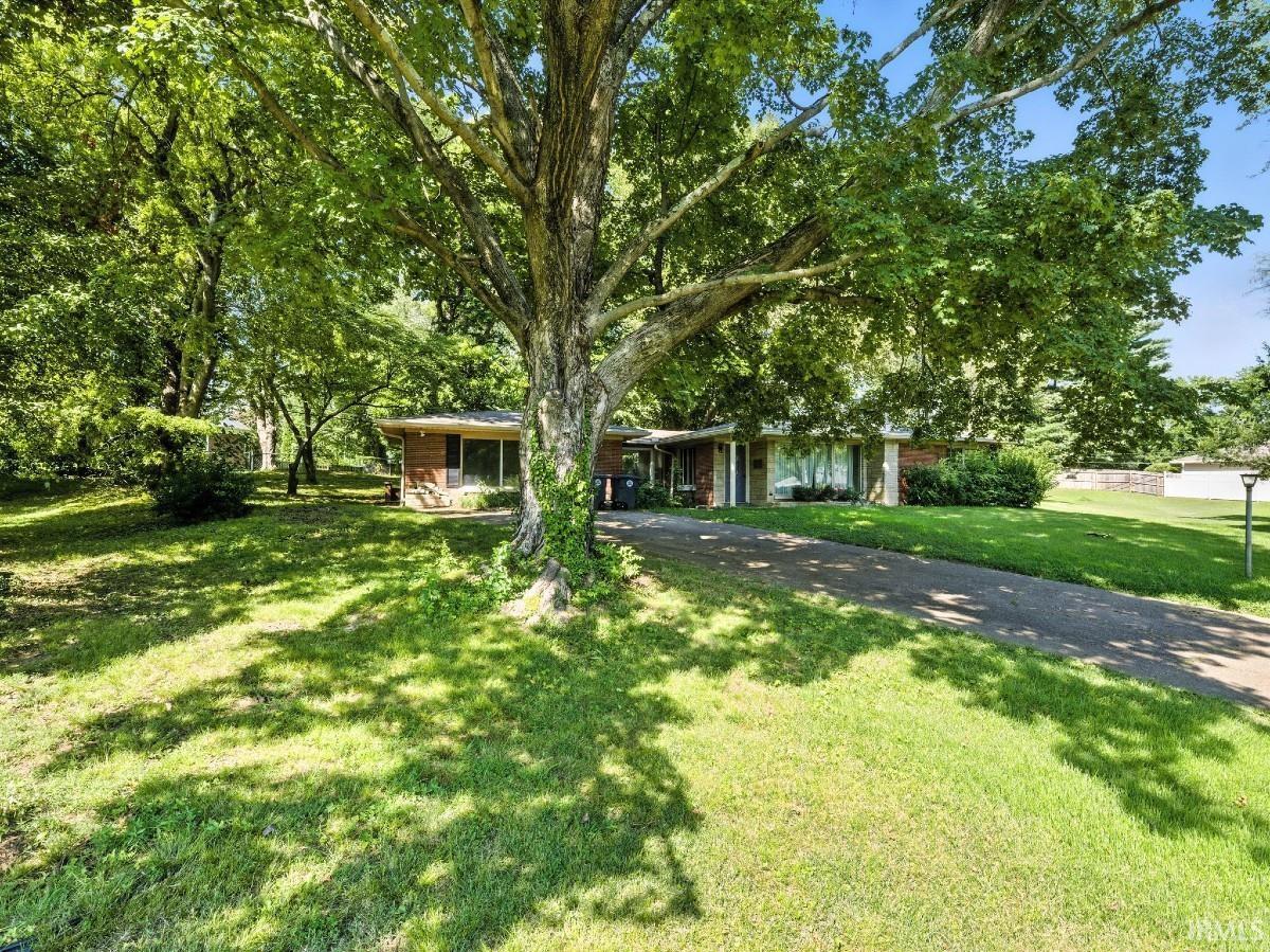Property Photo: 1452 Bonnie View Drive IN 47715-6065