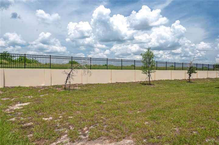 Property Photo: 2335 Selenia Street FL 33850