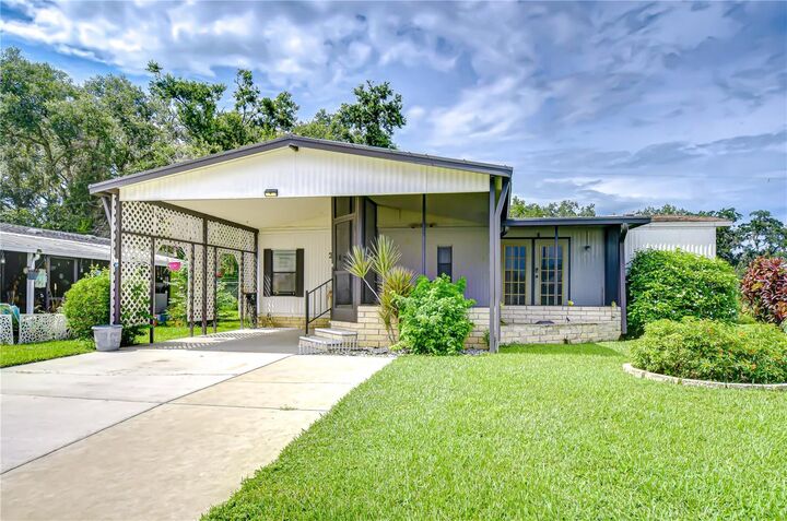 Property Photo:  34121 Tree Lake Drive  FL 33543 