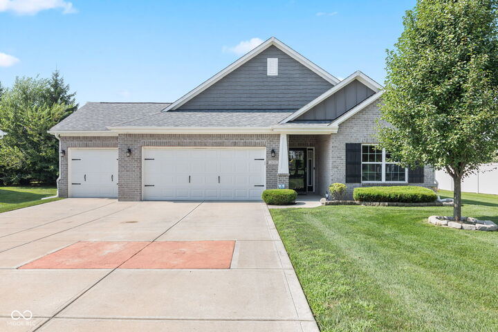 Property Photo: 2121 Somerset Drive IN 46131