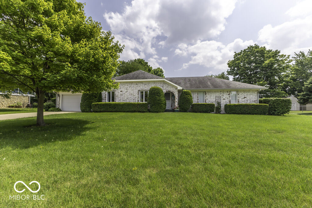 Property Photo: 555 Green Meadow Drive IN 46143