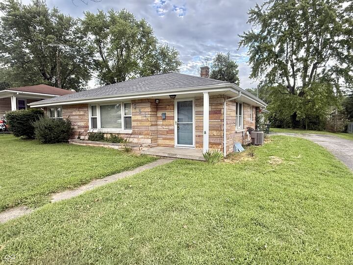 Property Photo:  521 Ashland Street  IN 47220