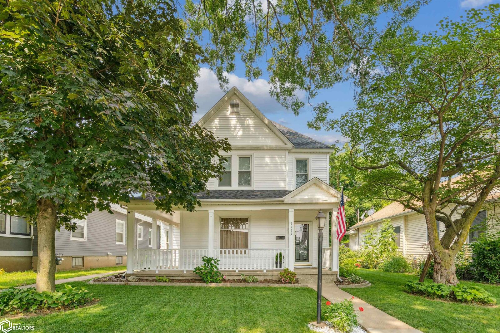 Property Photo: 1411 N 7th Street IA 52601