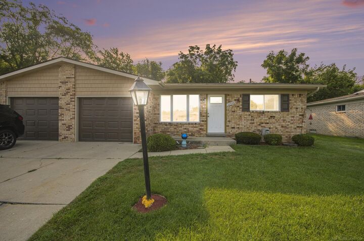 Property Photo:  28535 Dino Circle  MI 48047 