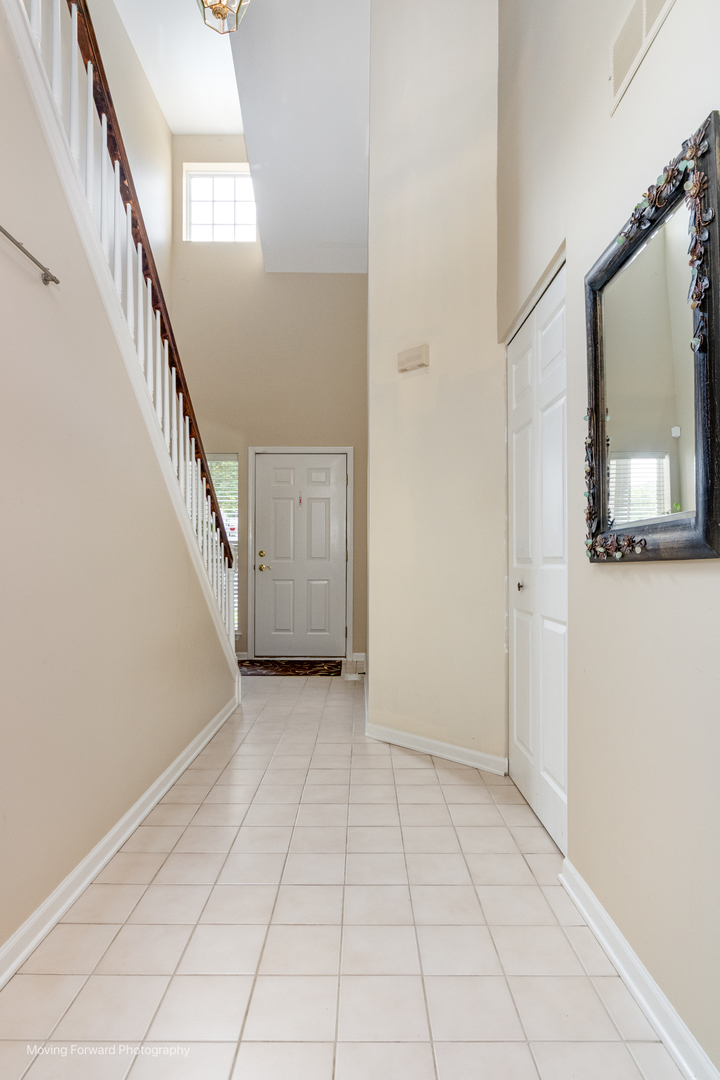 Property Photo:  2714 Whitlock Drive  IL 60561 