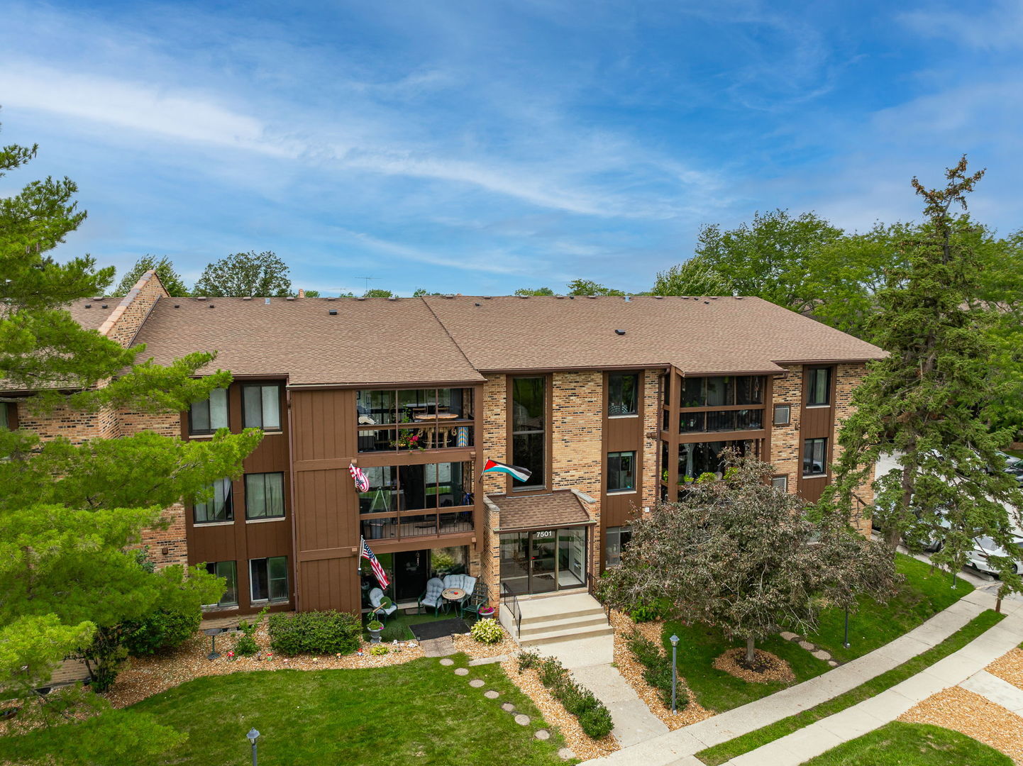 Property Photo: 7501 175th Street 13 IL 60477