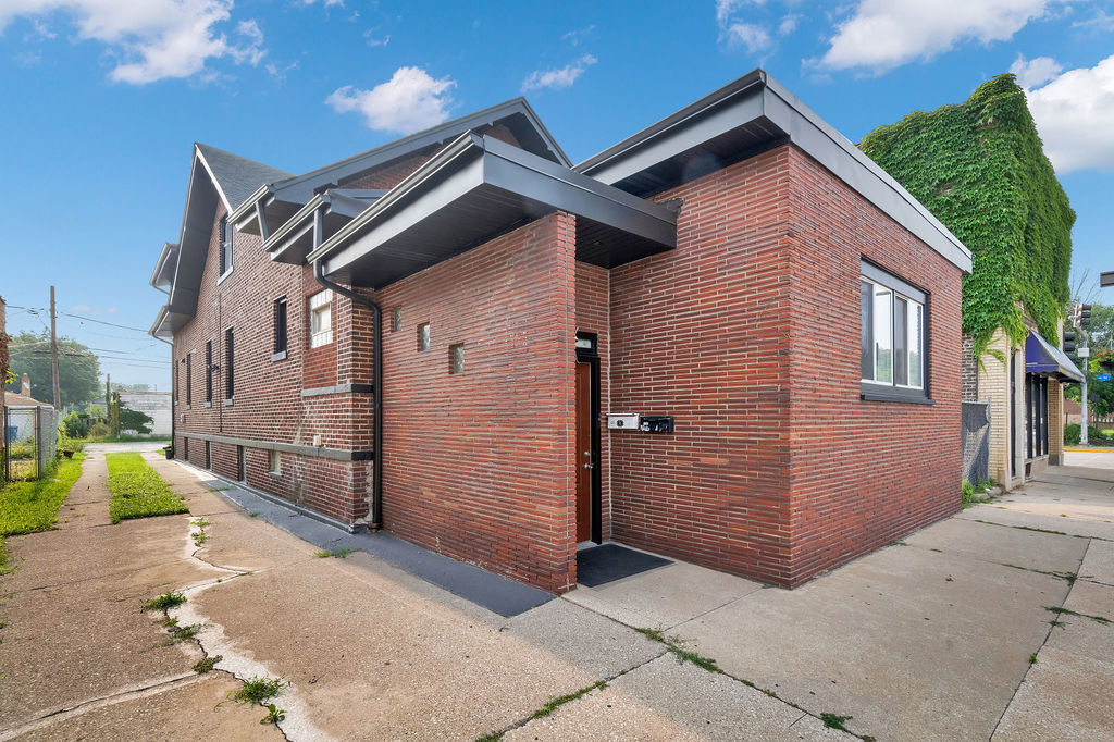 Property Photo:  691 Wentworth Avenue  IL 60409 