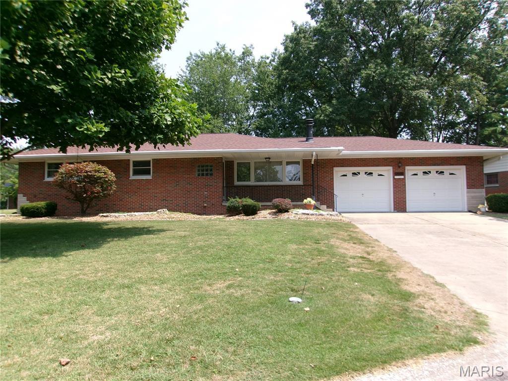 Property Photo: 2103 Saint Michael Court N IL 62249