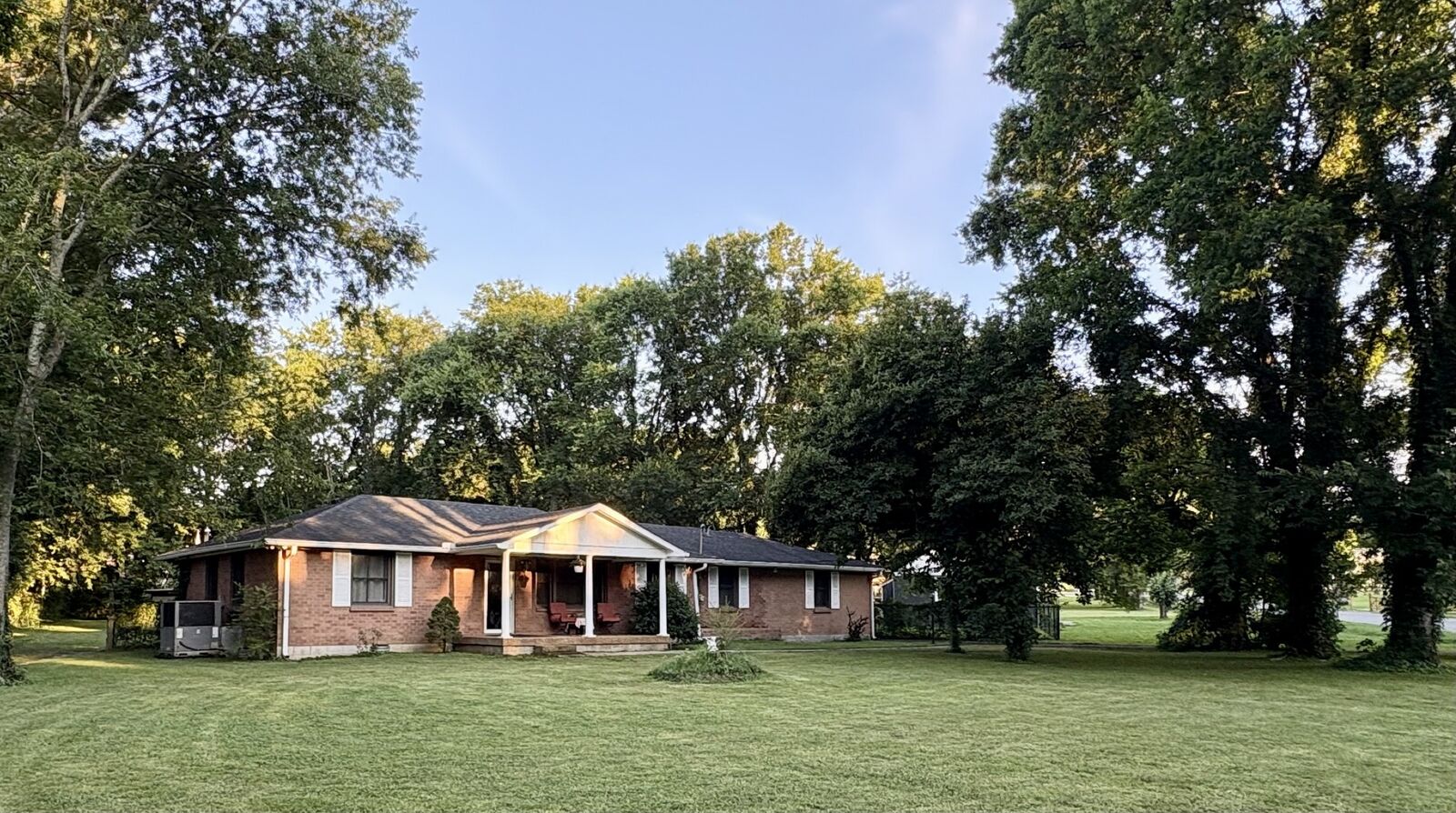 Property Photo: 456 Ewing Ln TN 37207