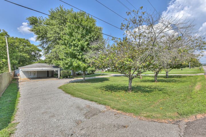 Property Photo:  1233 Old Highway 109 N N  TN 37066 