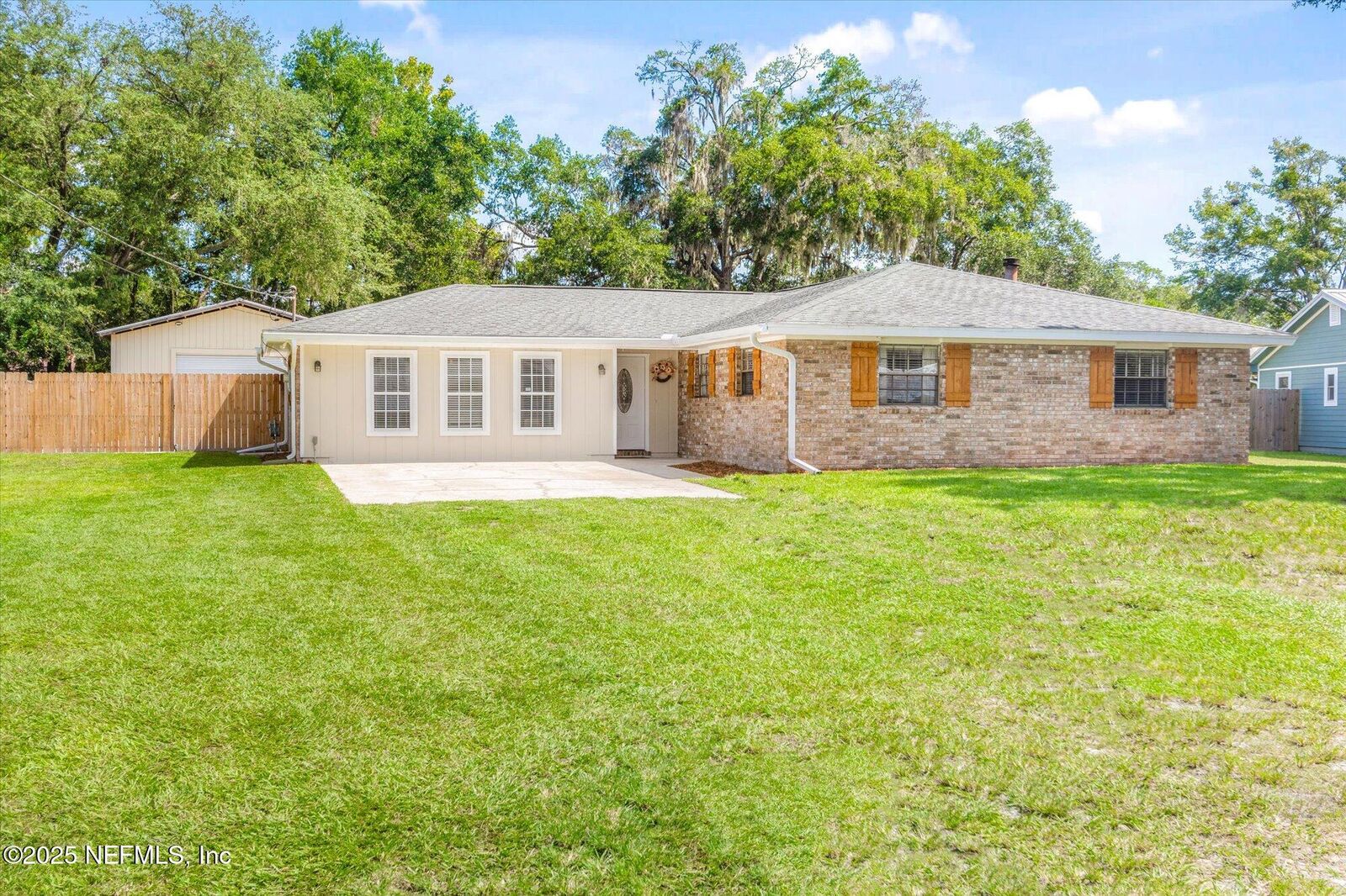 Property Photo: 104 Carriage Place FL 32177