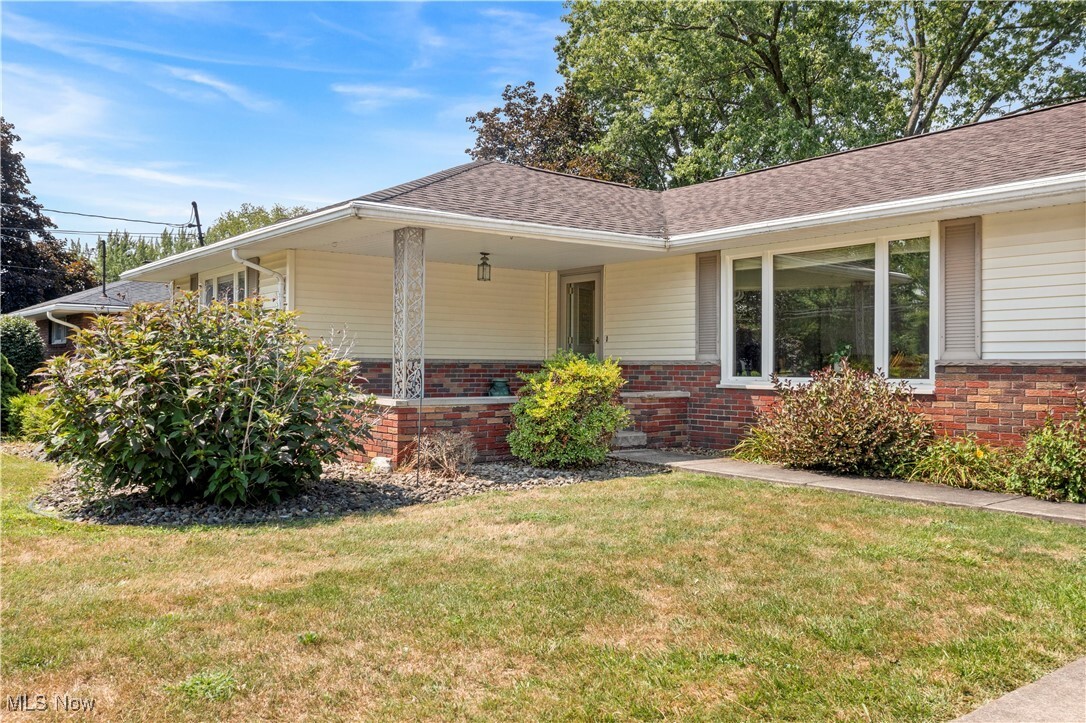 Property Photo: 1392 Shannon Road OH 44420