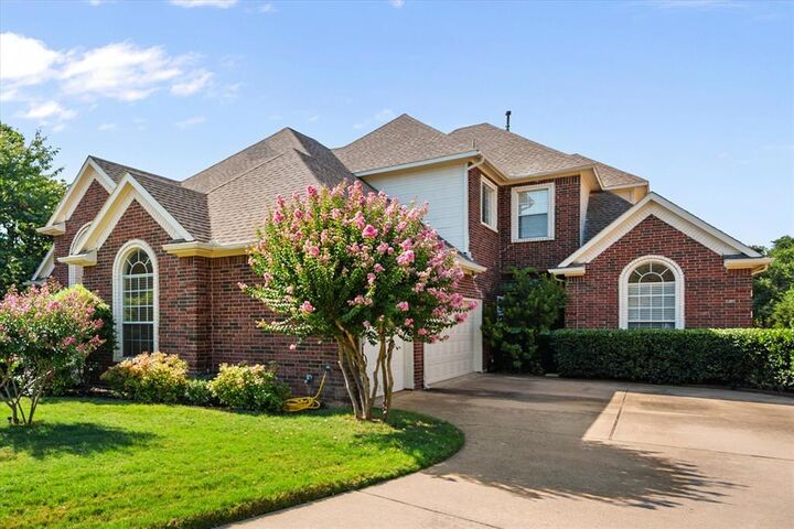 Property Photo: 2302 Creek Crossing Drive TX 76210
