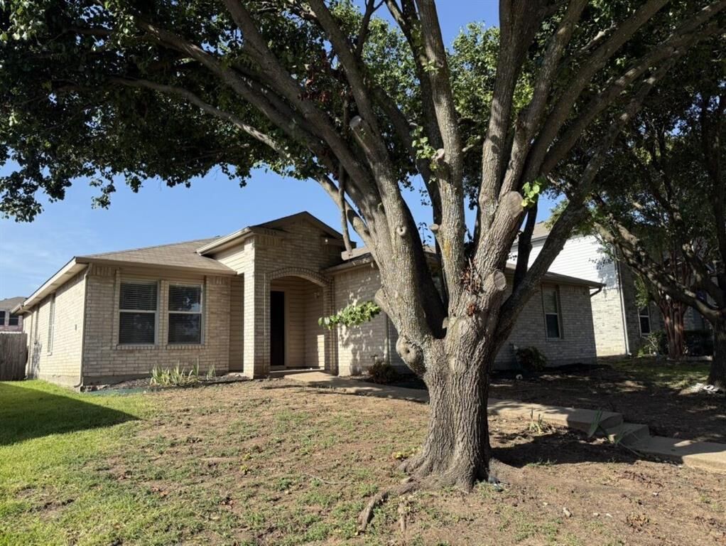 Property Photo:  1515 Coral Reef Lane  TX 75098 