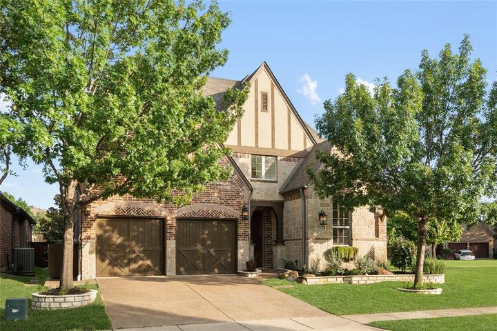 Property Photo: 8221 Paisley TX 75056