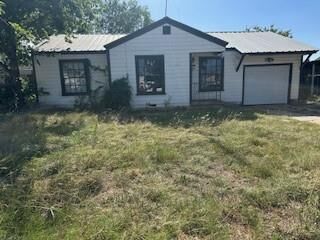 Property Photo: 1726 Lillius Street TX 79603