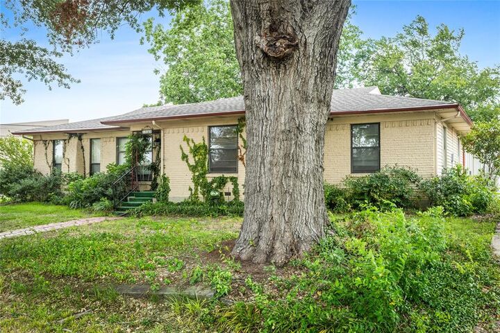 Property Photo:  5401 Roberts Street  TX 75402 