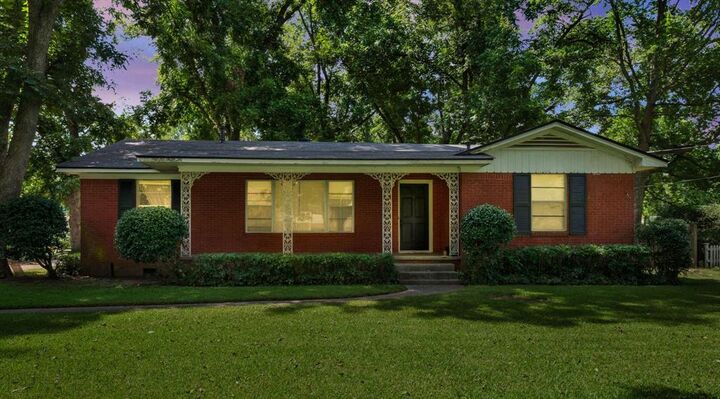 Property Photo: 5108 Dixie Garden Drive LA 71105