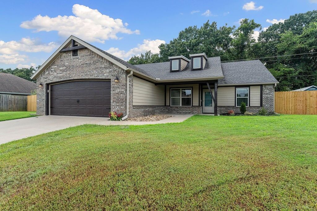 Property Photo: 1117 Nemett Drive AR 72751