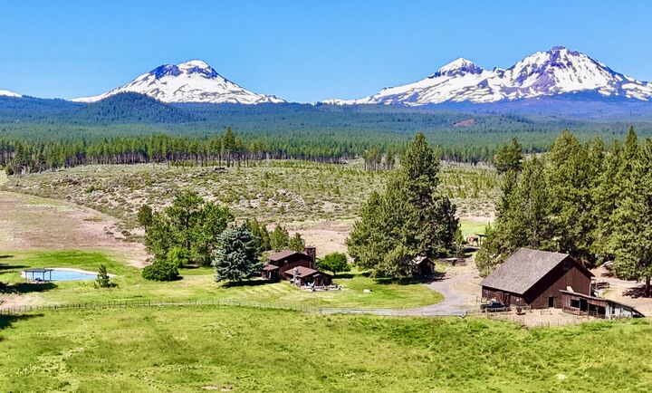 Property Photo: 67500 Three Creeks Road OR 97759