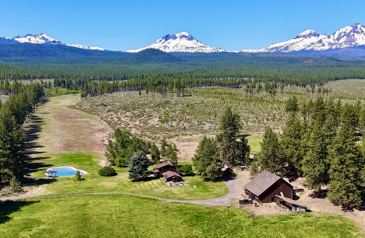 Property Photo: 67500 Three Creeks Road OR 97759