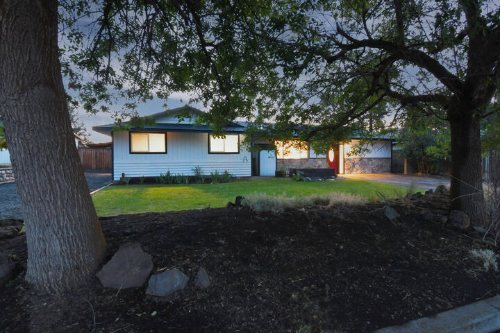 Property Photo:  61373 Franke Lane  OR 97702 