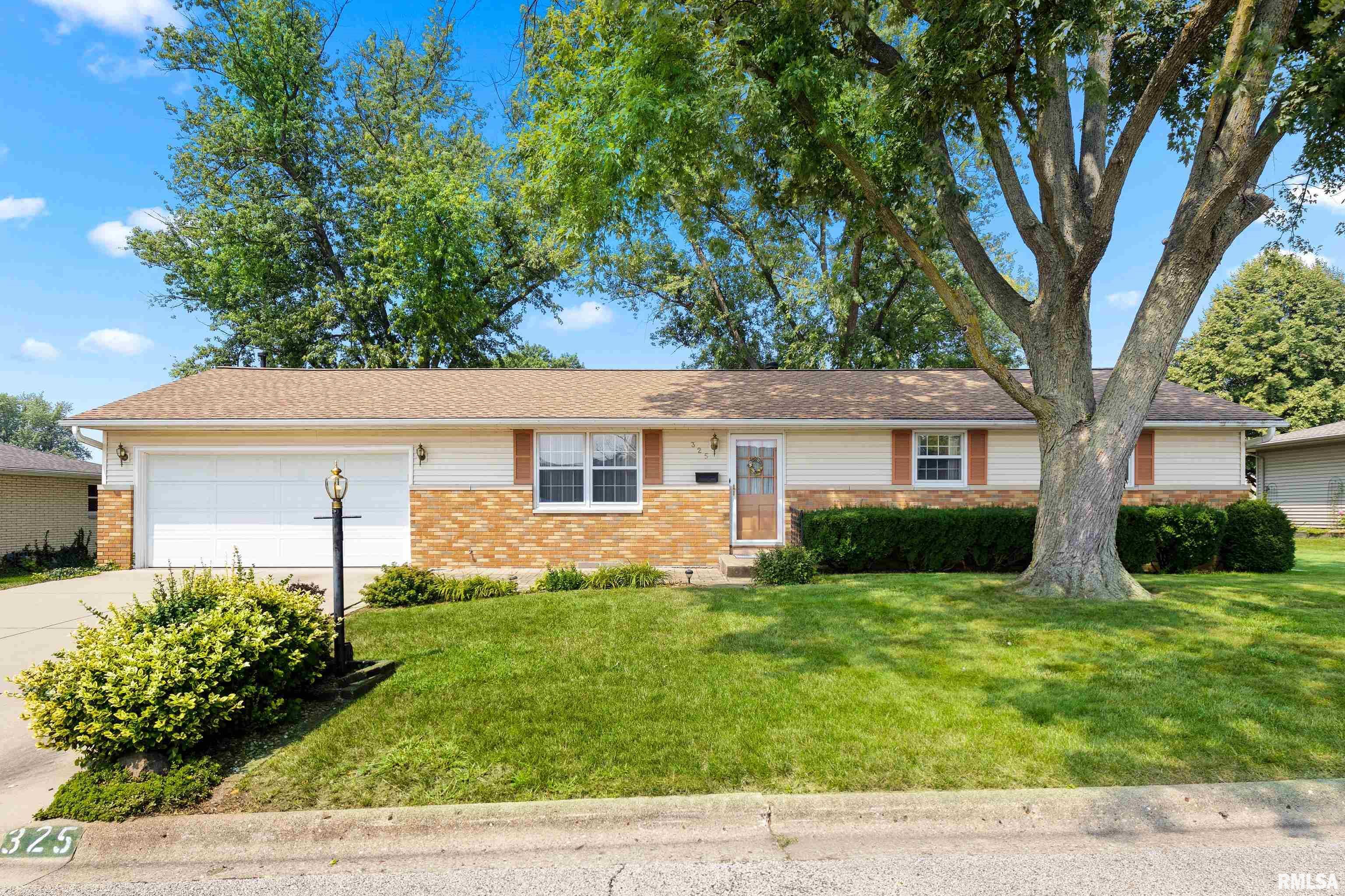Property Photo: 325 N Oregon Avenue IL 61550