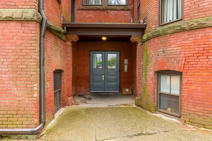 Property Photo: 321 Plantation St G-3 MA 01604