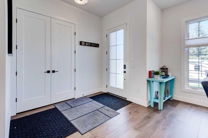 Property Photo:  2347 53 Avenue SW  AB T3E 1L1 