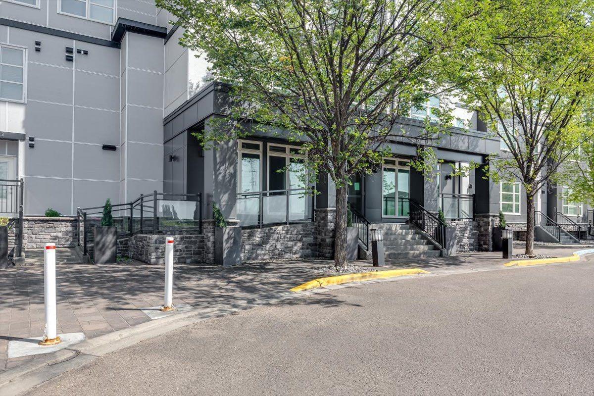 Property Photo:  2660 22 Street 5327  AB T4R 3P5 