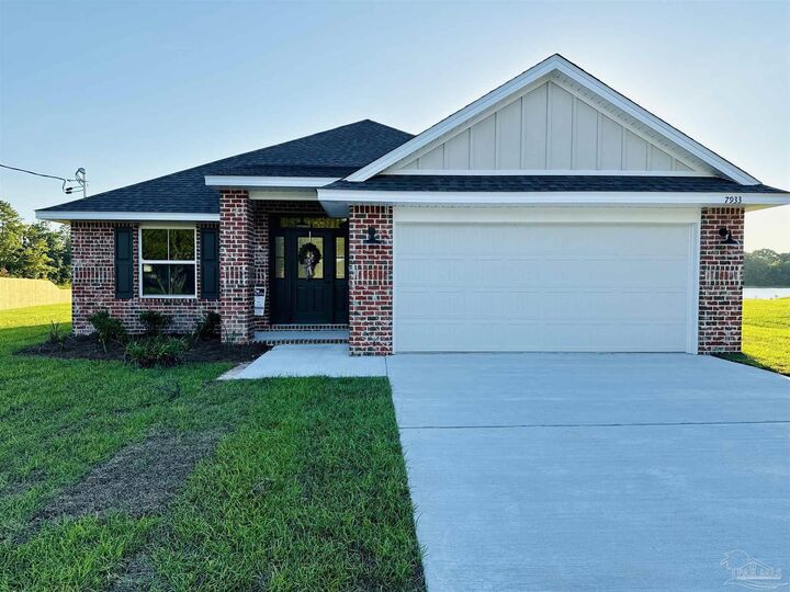 Property Photo: 7933 Twin Lake Dr FL 32583