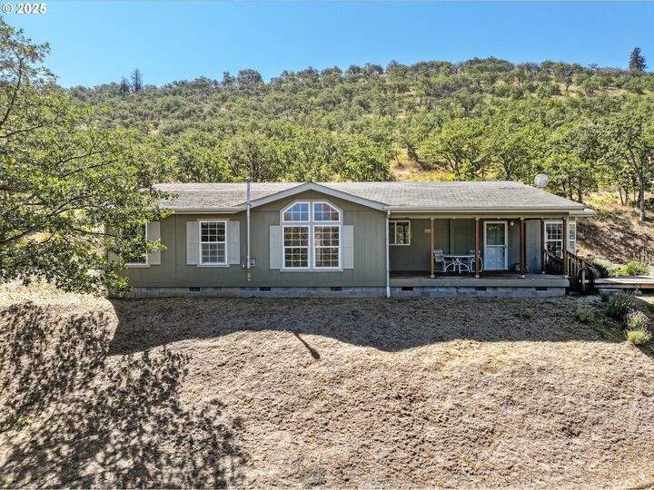 Property Photo: 6305 Cherry Heights Rd OR 97058