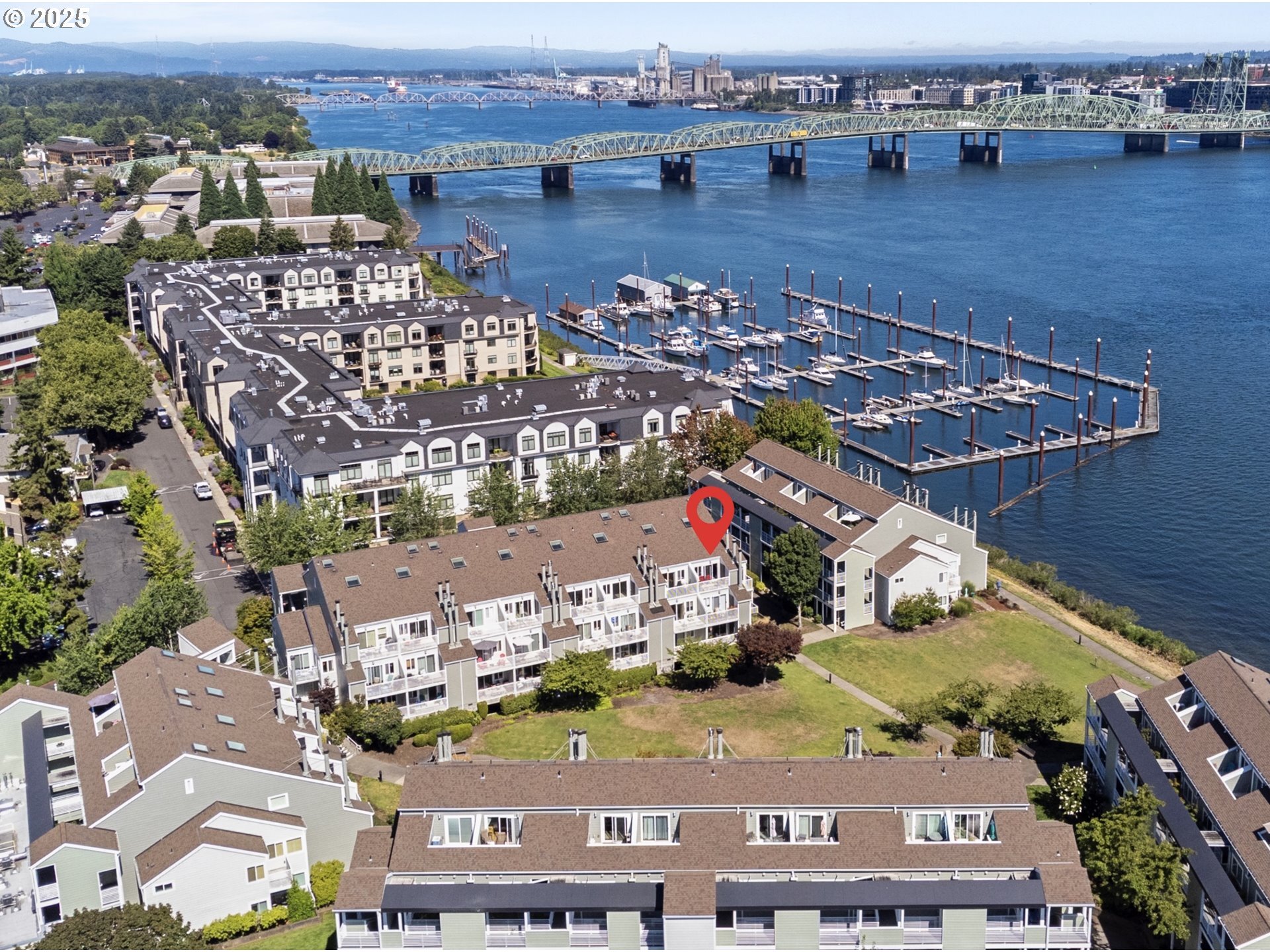 281 N Hayden Bay Dr  Portland OR 97217 photo