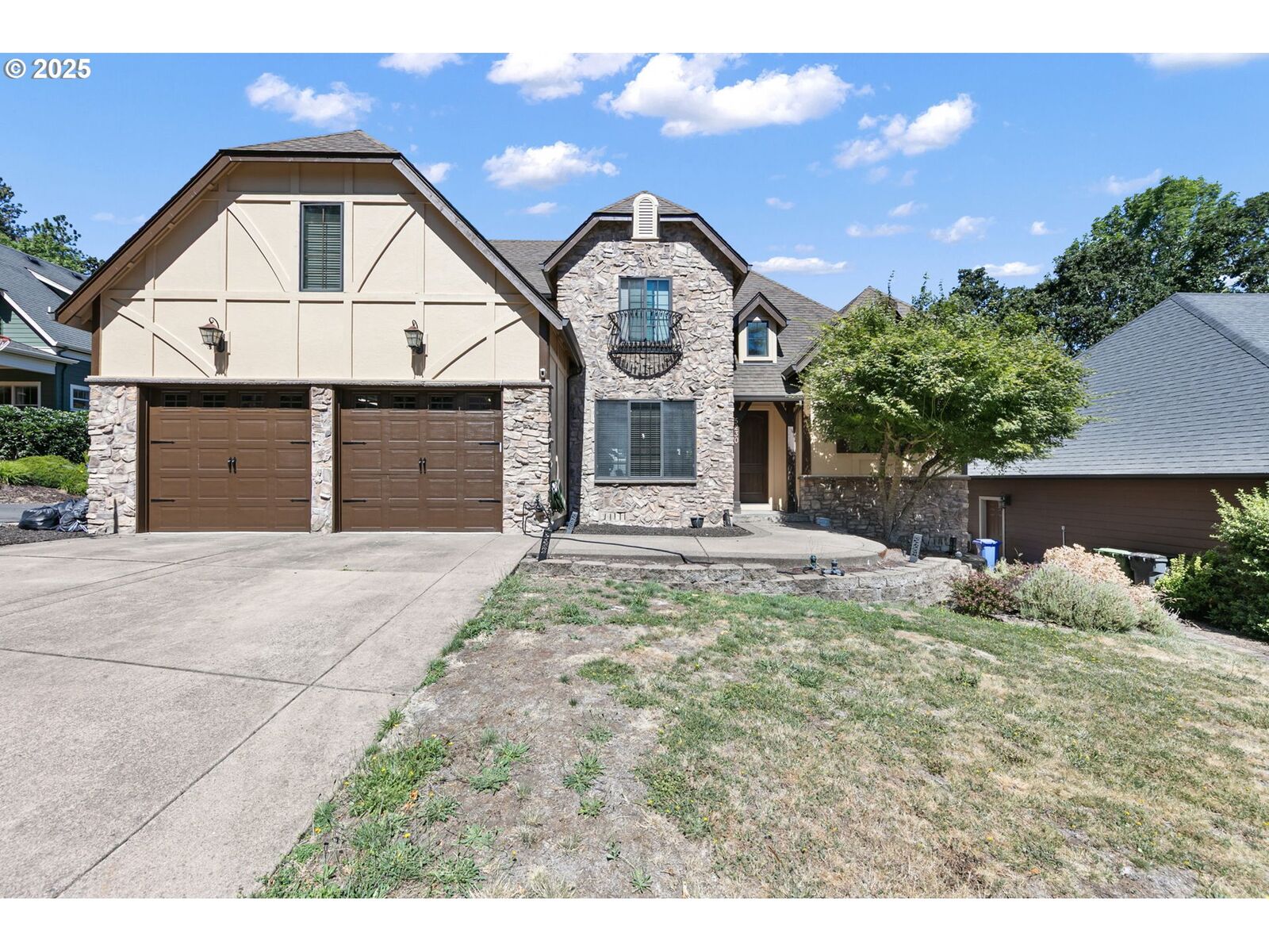 Property Photo:  5230 Senger Ln  OR 97405