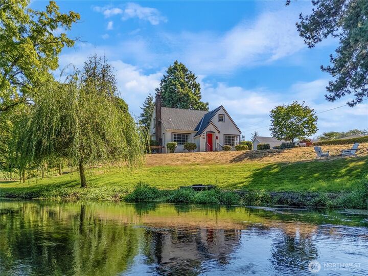 2210 W Pioneer Avenue  Puyallup WA 98371 photo