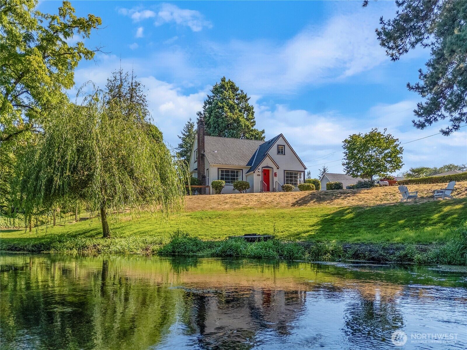 Property Photo:  2210 W Pioneer Avenue  WA 98371 