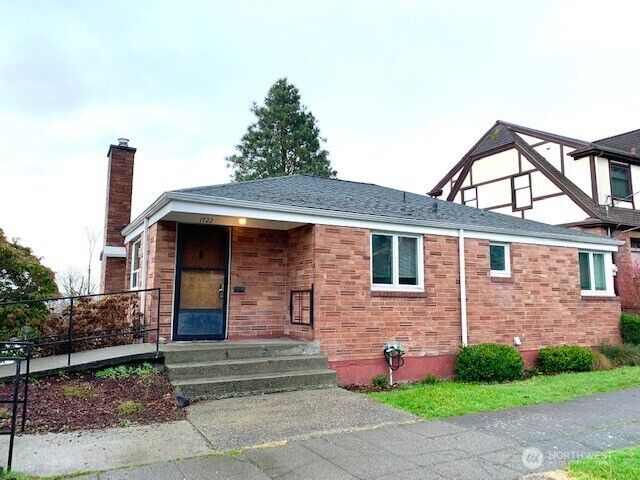 Property Photo: 1722 4th Avenue N WA 98109