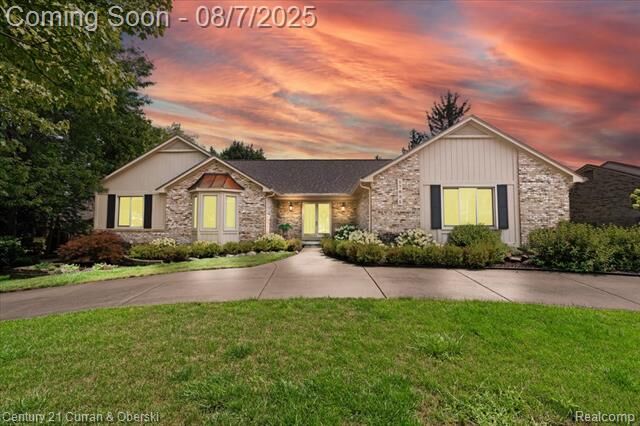 Property Photo: 17835 Maple Hill Drive MI 48168
