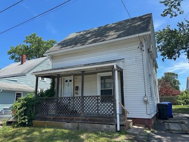 Property Photo:  92 Halleck Avenue  RI 02915 