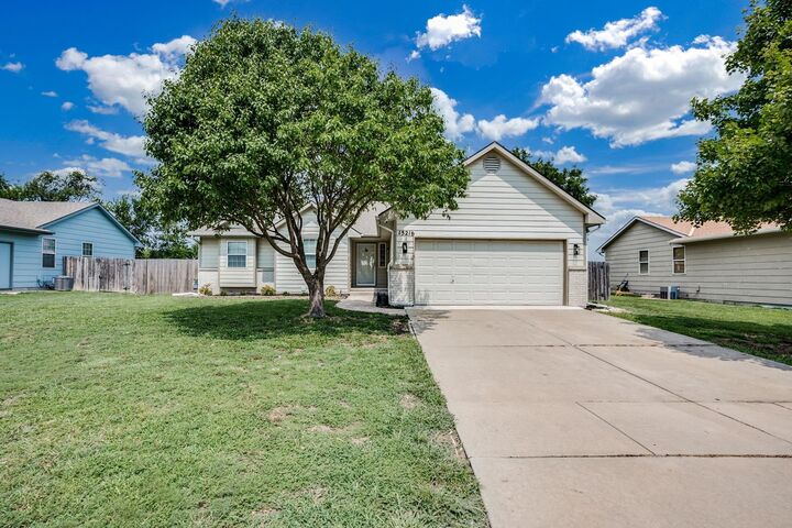 Property Photo: 15216 E Sharon St KS 67230