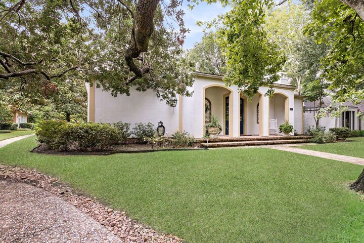 Property Photo: 4310 Thomas Ln TX 77706