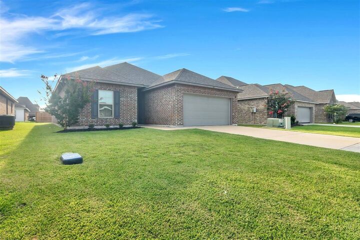 Property Photo:  137 Keaton Court  LA 70665 